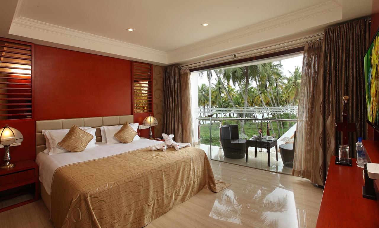 Lake Palace Trivandrum Vettutura Extérieur photo