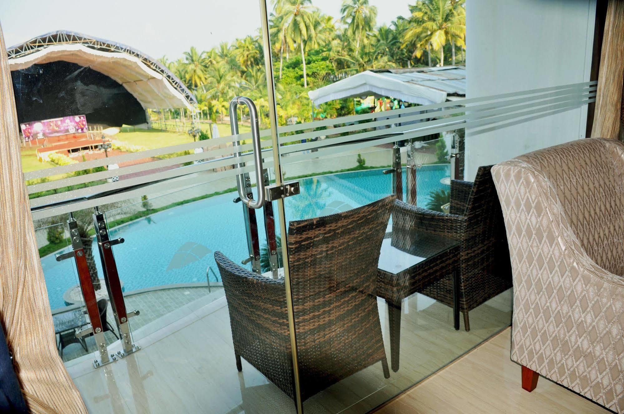 Lake Palace Trivandrum Vettutura Extérieur photo