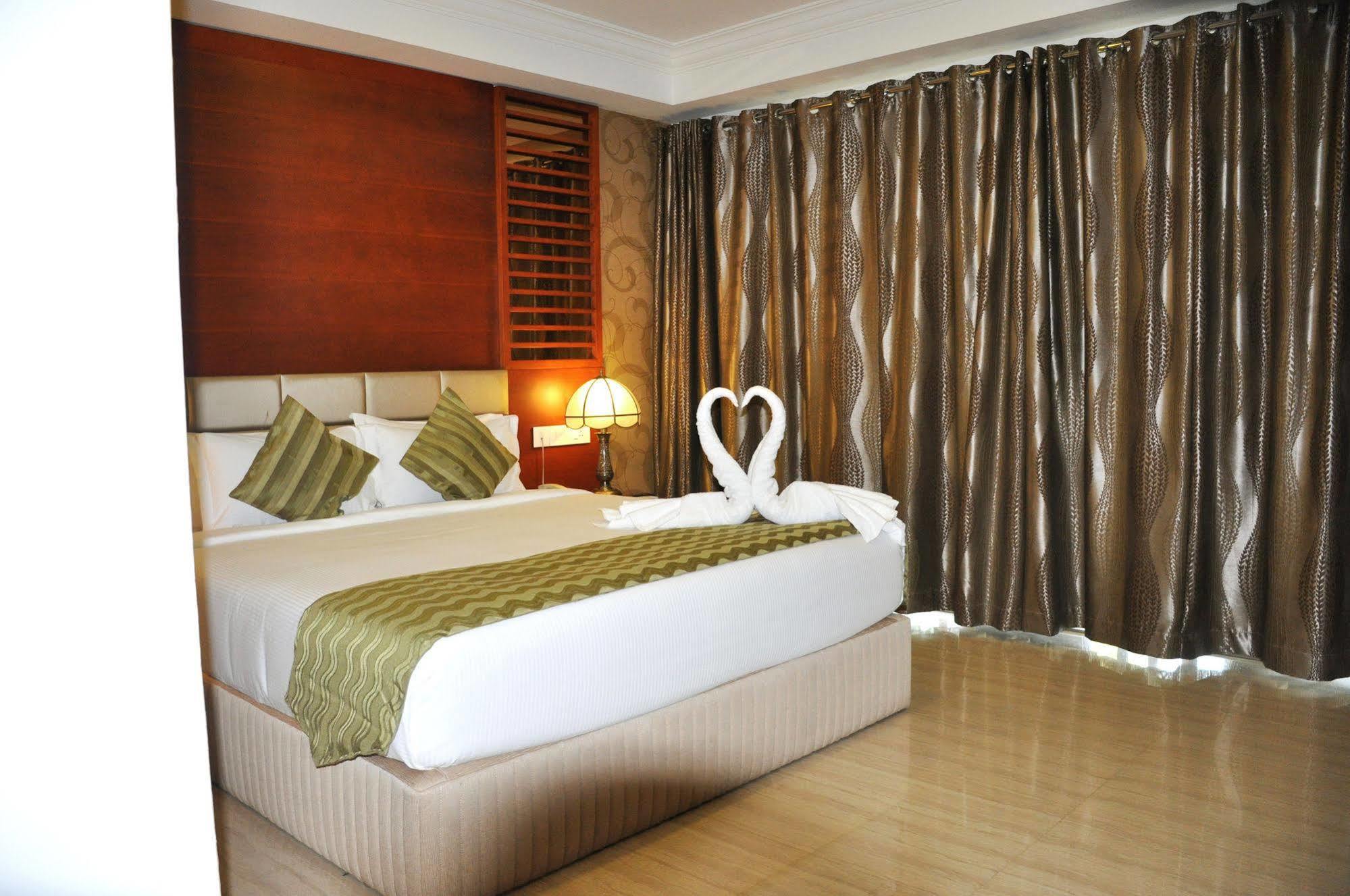 Lake Palace Trivandrum Vettutura Extérieur photo