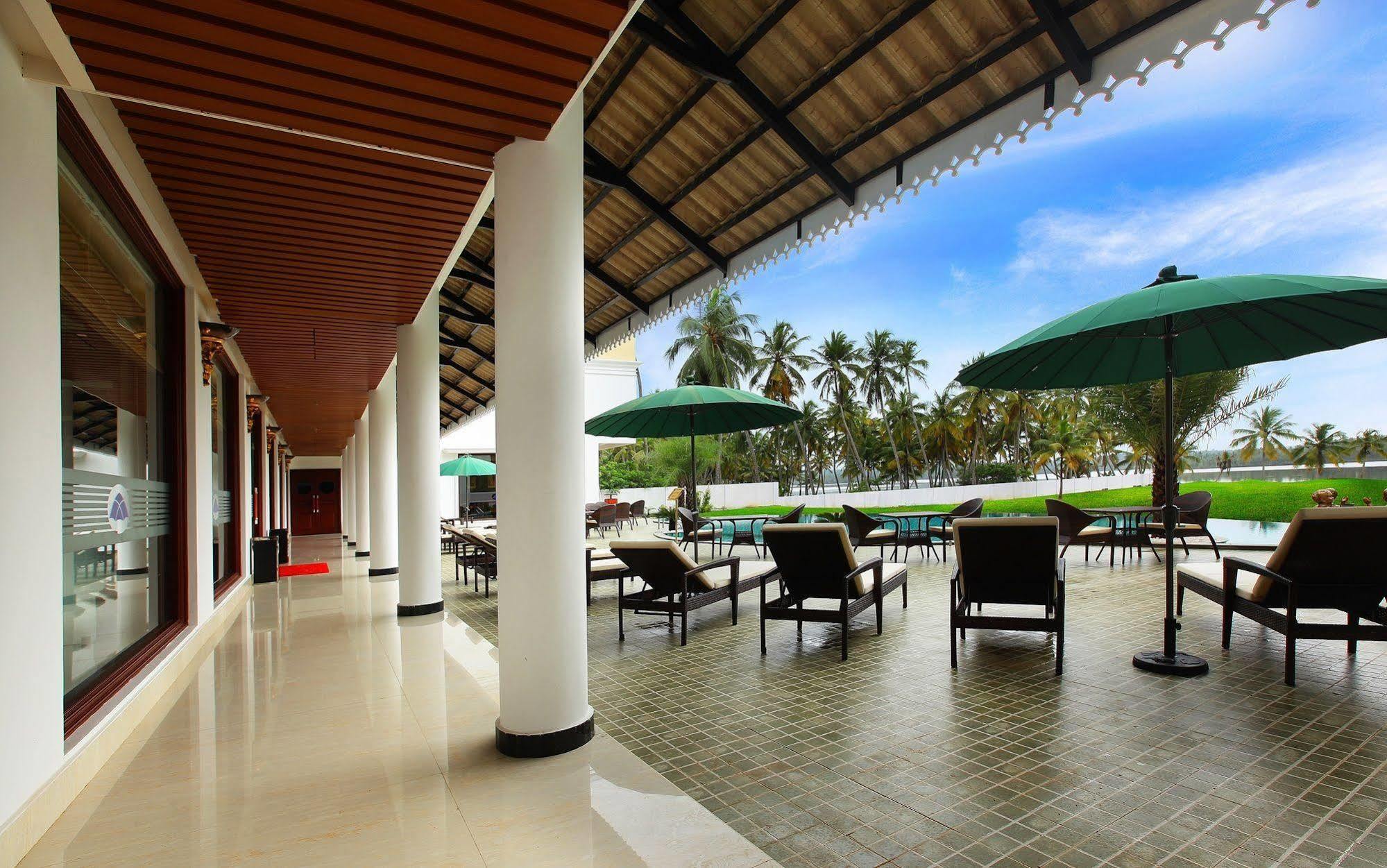 Lake Palace Trivandrum Vettutura Extérieur photo