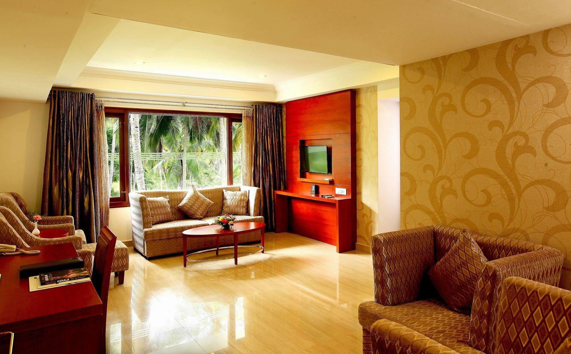 Lake Palace Trivandrum Vettutura Extérieur photo