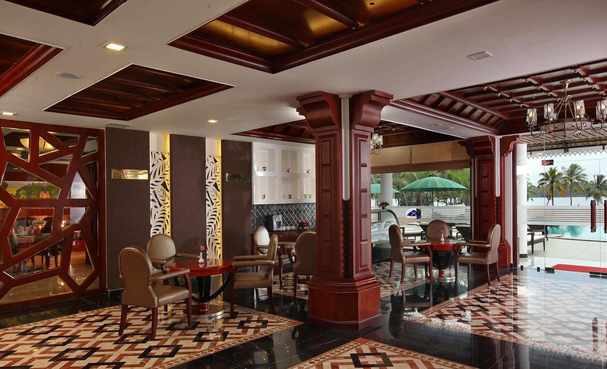 Lake Palace Trivandrum Vettutura Extérieur photo