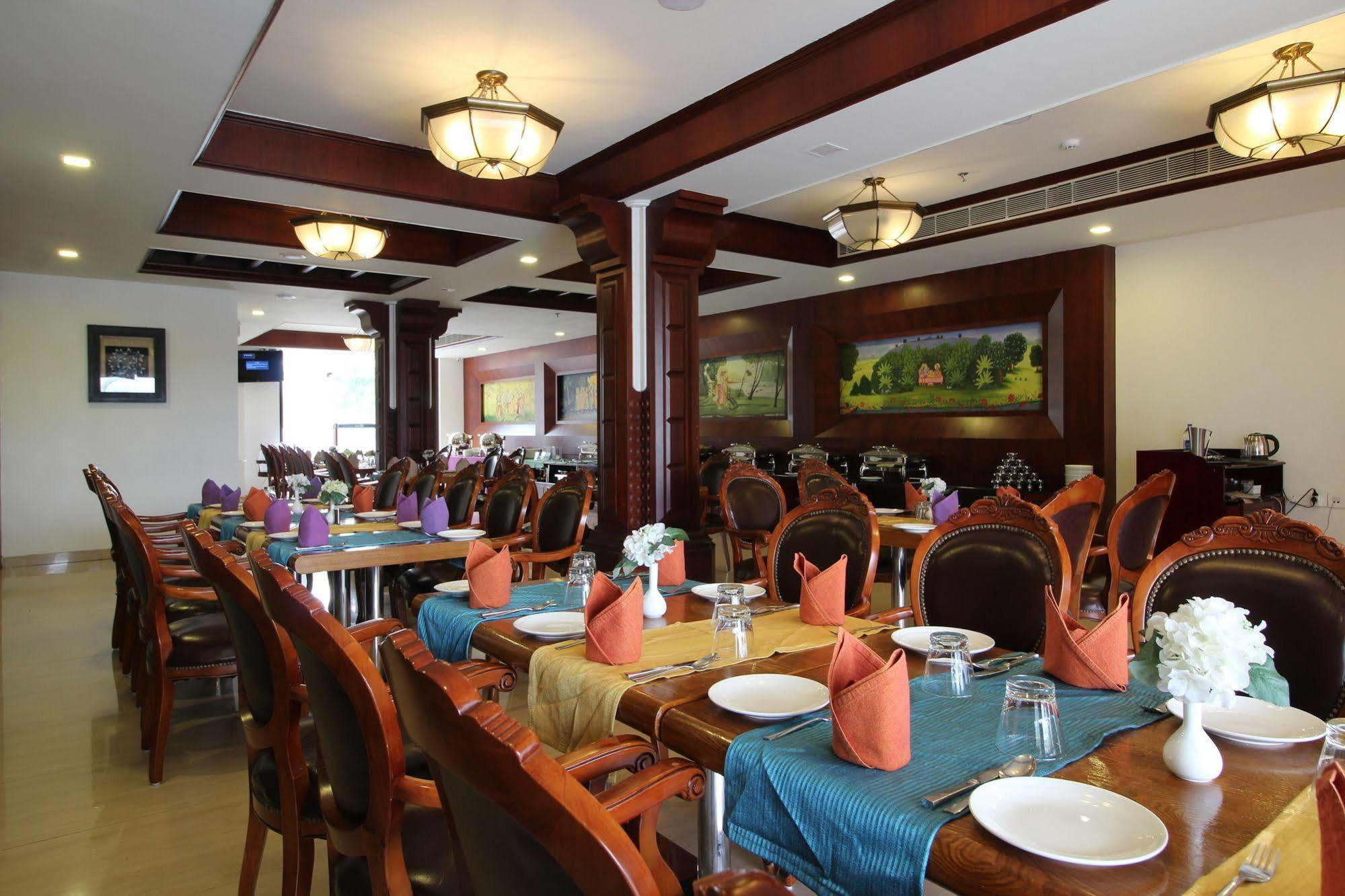 Lake Palace Trivandrum Vettutura Extérieur photo