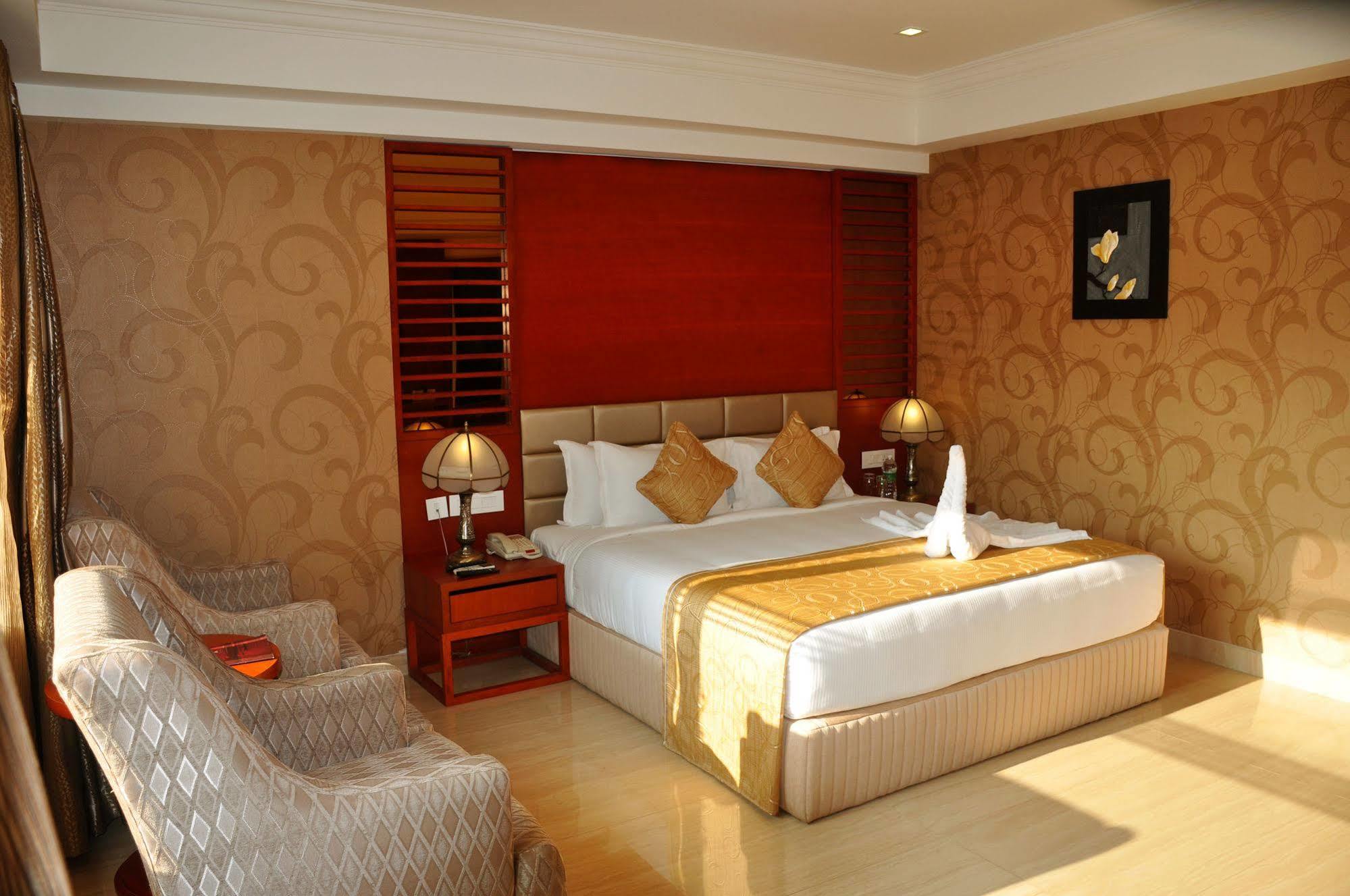 Lake Palace Trivandrum Vettutura Extérieur photo