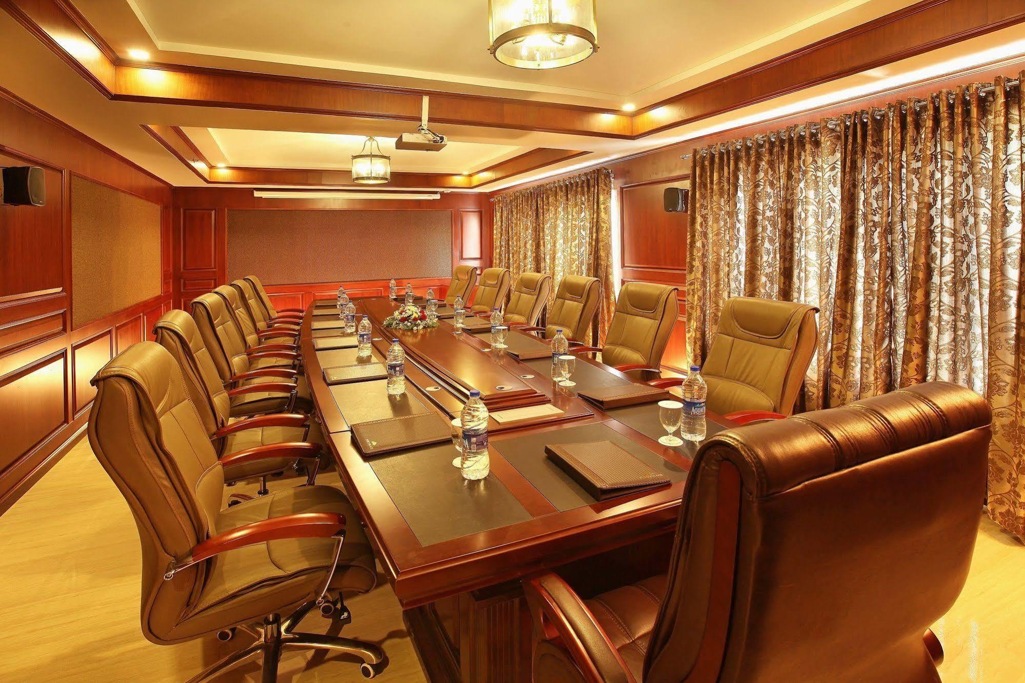 Lake Palace Trivandrum Vettutura Extérieur photo